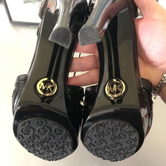 ‎Michael Kors Black Patent Leather Platform Sandals - Picture 14 of 16